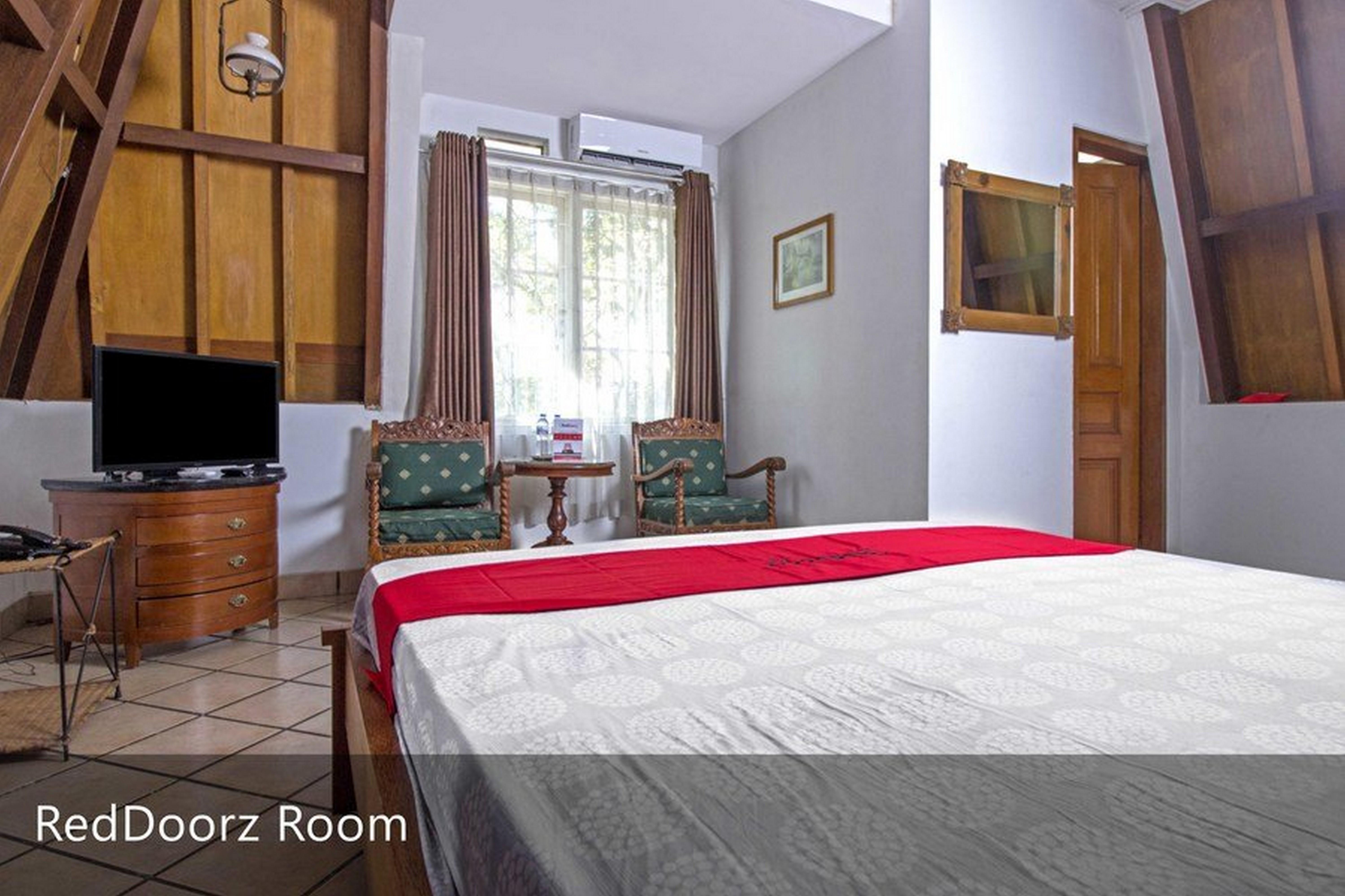 בנדונג Reddoorz Plus Near Parahyangan University מראה חיצוני תמונה