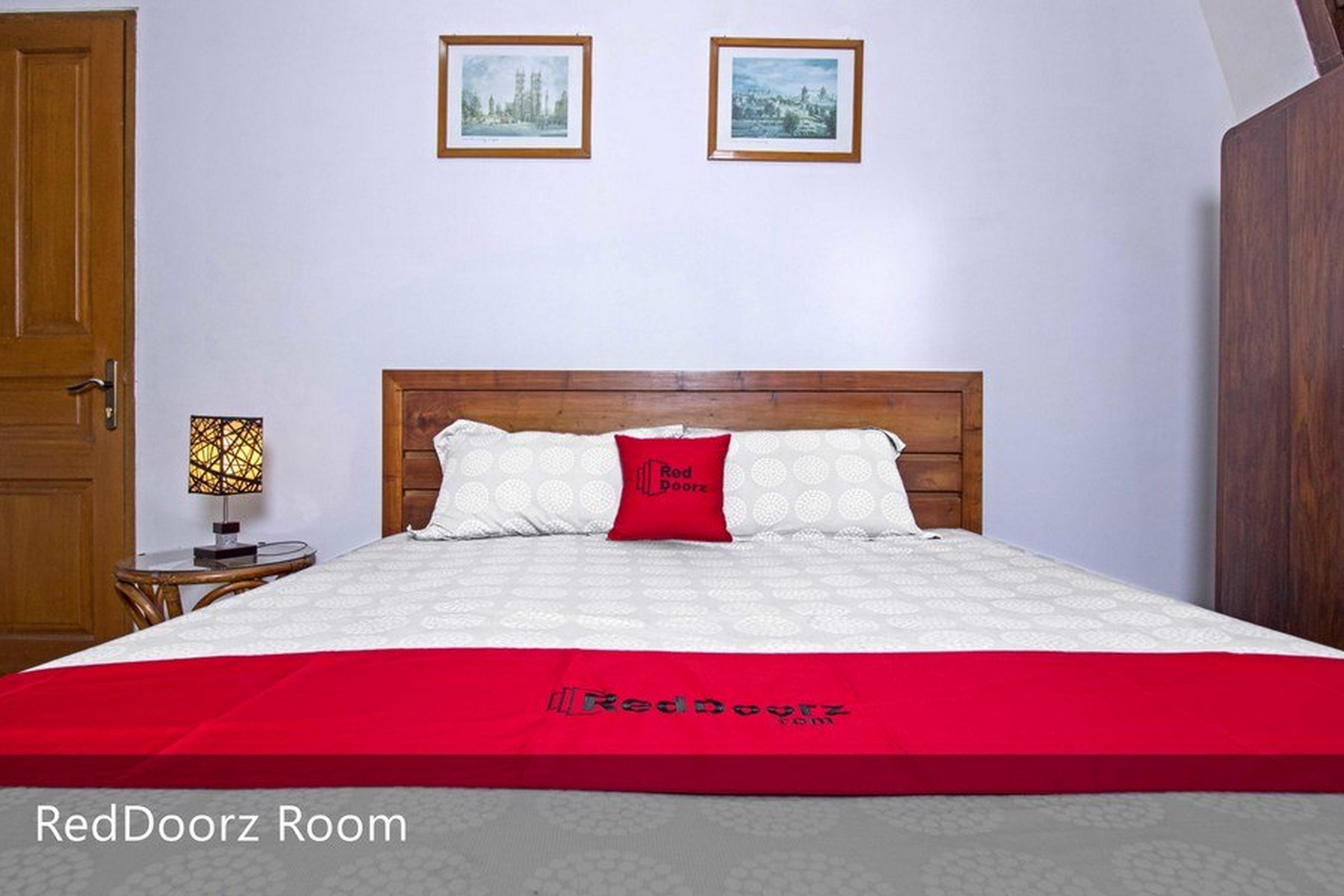 בנדונג Reddoorz Plus Near Parahyangan University מראה חיצוני תמונה