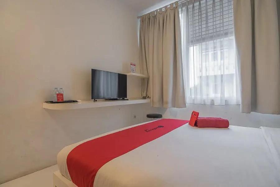 בנדונג Reddoorz Plus Near Parahyangan University מראה חיצוני תמונה