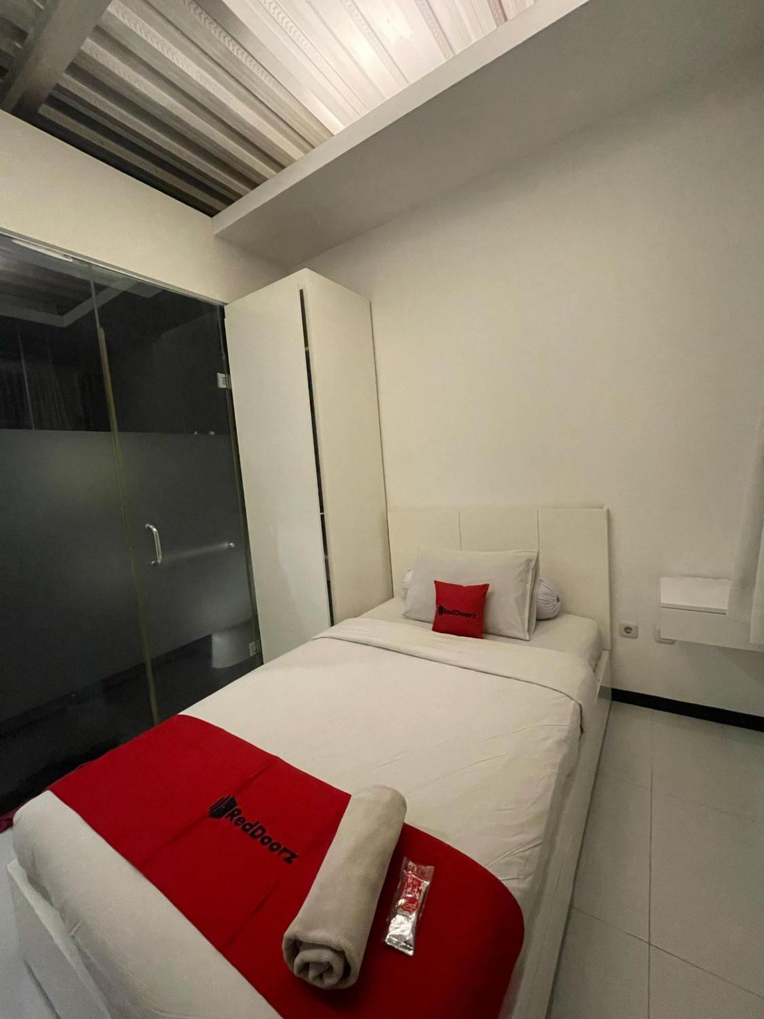 בנדונג Reddoorz Plus Near Parahyangan University מראה חיצוני תמונה